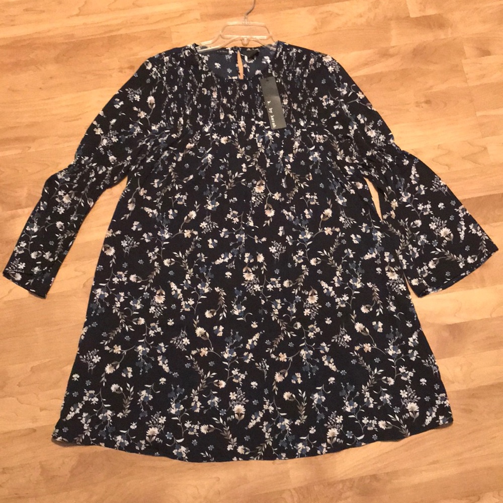 Prairie Inspired Floral Dress - Picture 4 of 6
